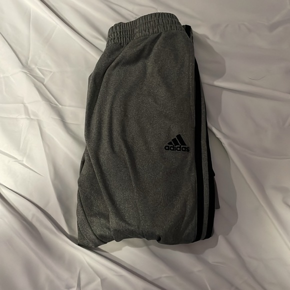 Grey and black Adidas joggers - Picture 4 of 8